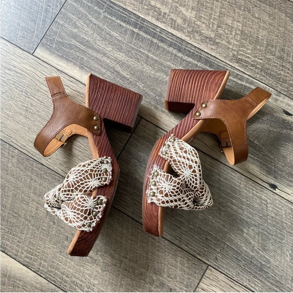 NWT Korks Natalia Cream Crochet Lace Sandals Heel Platform Brown Tan Leather 11